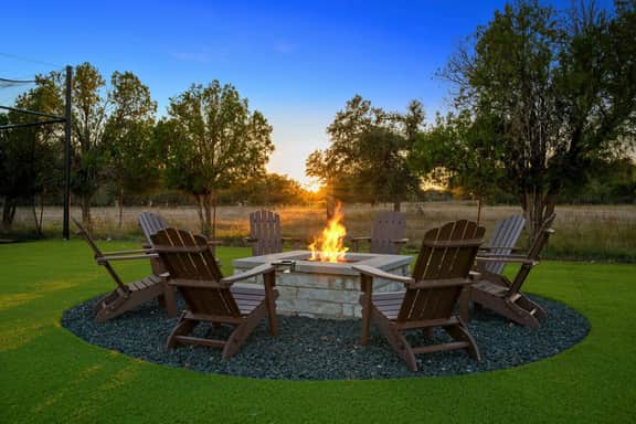 Camp Starlight–Luxe Villa w/ Pickleball, Pool, Spa
